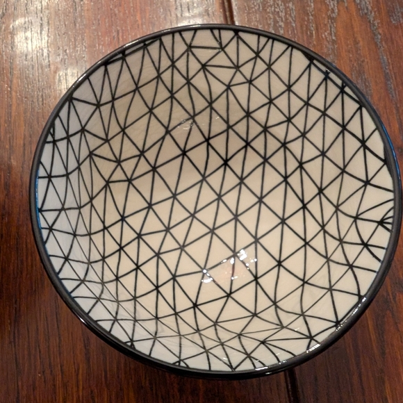 Black and White Patterned Ceramic Bowls By Short St_ries - Picture 6 of 6